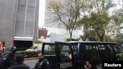 La investigación buscará establecer si se trata de una confusión o son policías al servicio del narcotráfico.