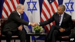 President Barack Obama shakes hands with Israeli Prime Minister Benjamin Netanyahu during a bilateral meeting at the Lotte New York Palace Hotel in New York, Sept. 21, 2016. 