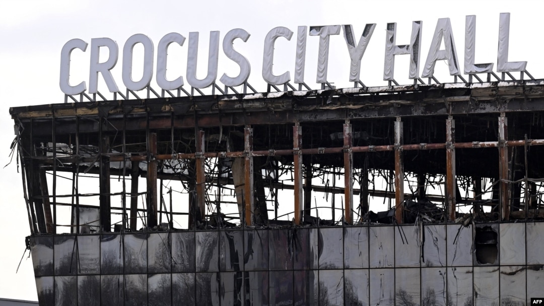 Una vista muestra la sala de conciertos incendiada del Crocus City Hall en Krasnogorsk, en las afueras de Moscú, el 26 de marzo de 2024. Foto: [Archivo/AFP]