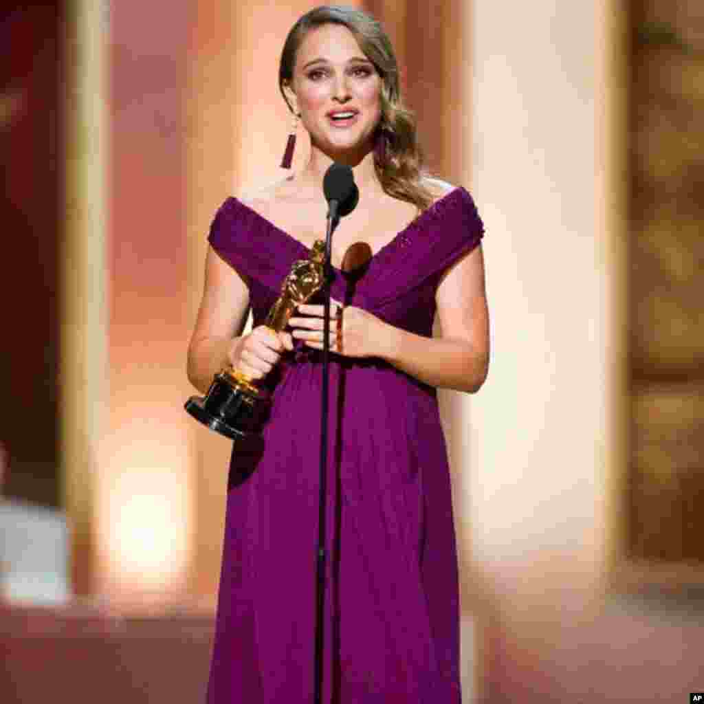 Natalie Portman won the Oscar for Best Actress in "Black Swan"