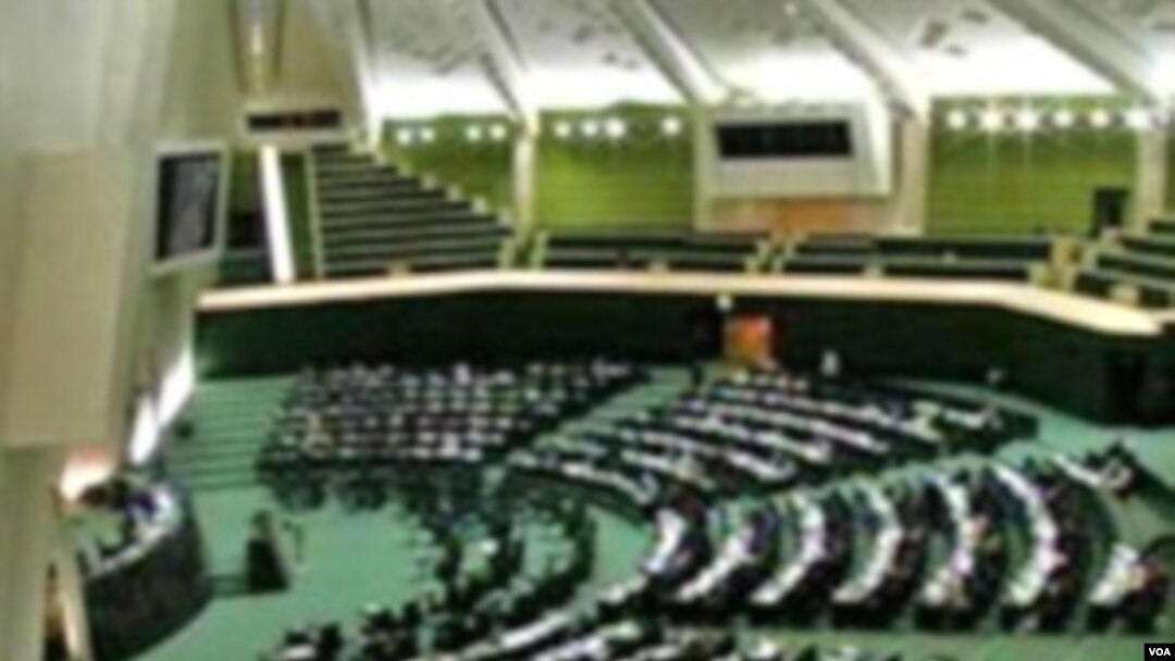 Parlemen Iran akan melakukan pemungutan suara untuk menetapkan RUU pemutusan hubungan diplomatik dengan Inggris.