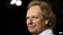 Jazz guitarist Lee Ritenour (2010 file photo)