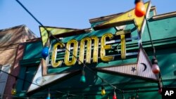 El más notable de los casos fue el de una noticia falsa sobre la supuesta existencia de una red que explotaba menores en la pizzería Comet de Washington.