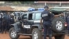 ARCHIVES - Des policiers à la prison centrale de Kondengui à Yaoundé, au Cameroun, le 23 juillet 2019.