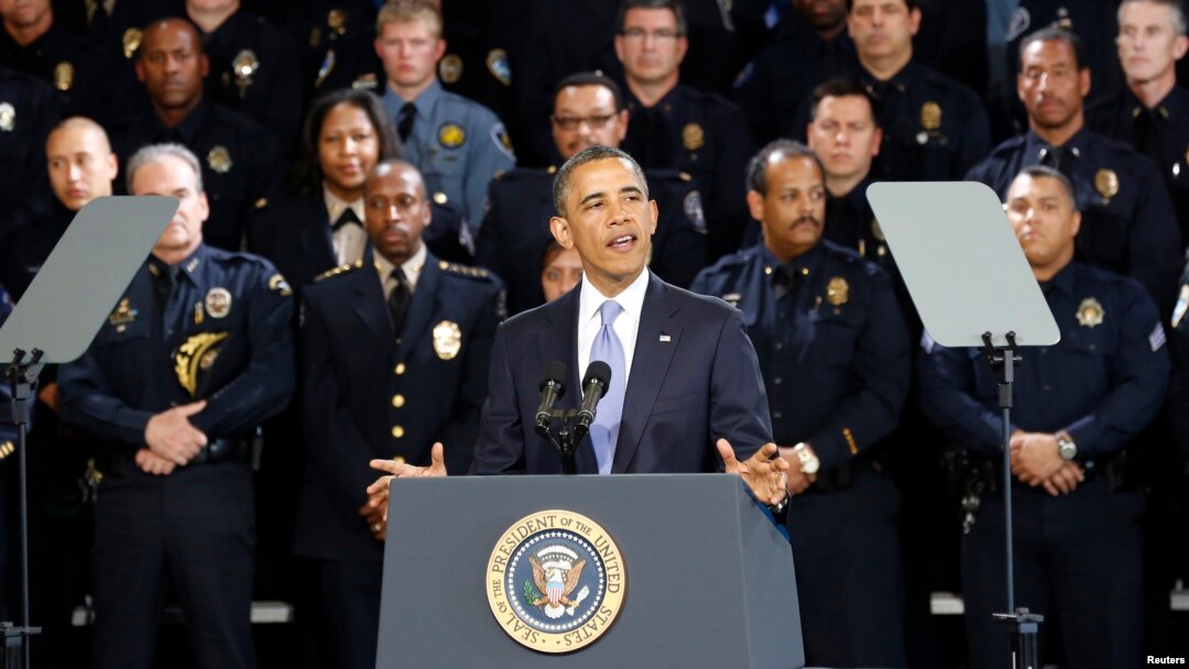 Prezident Obama Denverda politsiya akademiyasida so'zlamoqda, 3-aprel, 2013-yil.