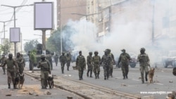 Polícia e manifestantes enfrentam-se no braço de ferro pós-eleitoral