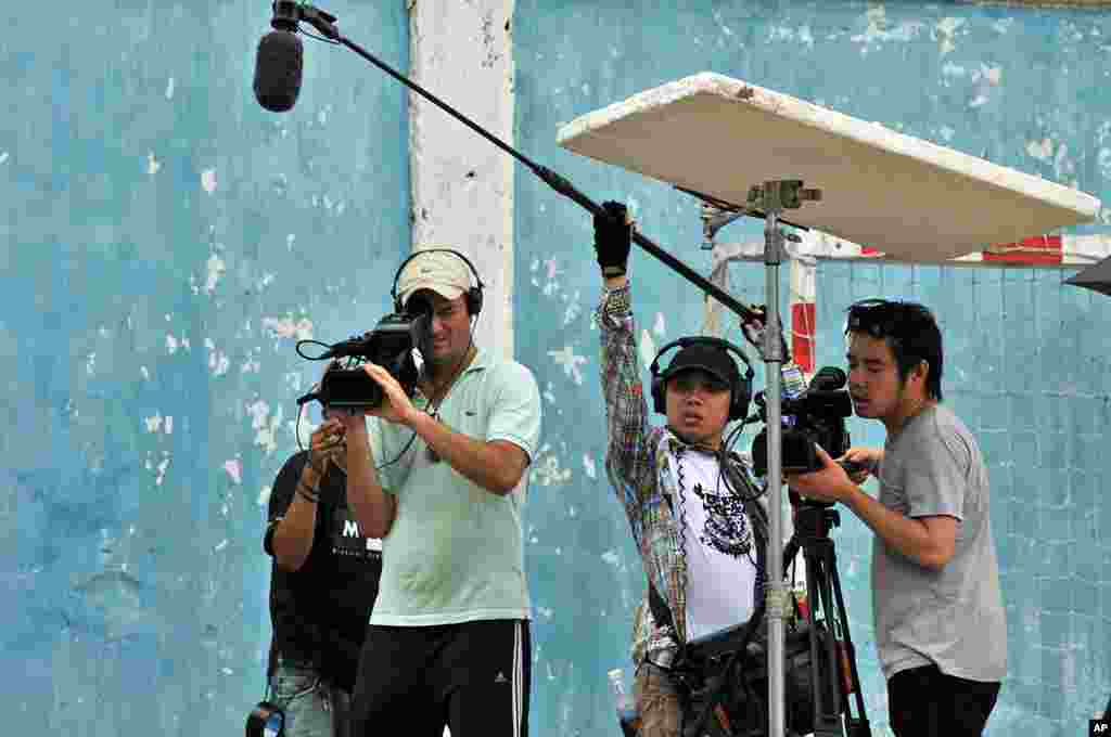 Behind the scenes of the movie "Saigon Electric" (Courtesy of Saigon Electric)