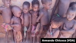 Crianças desnutridas no município do Curoca, província do Cunene, Angola. 