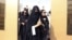 Ayollar ovoz berish uchun saylov uchastkasiga kelmoqda, Riyod, Saudiya Arabistoni, 12-dekabr, 2015-yil.