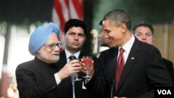 Presiden Barack Obama dan PM Manmohan Singh menyepakati perjanjian perdagangan AS-India di New Delhi.