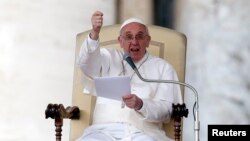 El papa Francisco reconoce que combatir el abuso sexual contra menores es esencial para que la Iglesia recupere credibilidad.