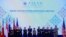 រដ្ឋមន្ត្រី​ការបរទេស​សហរដ្ឋ​អាមេរិក លោក Antony Blinken (ទី៥​រាប់​ពី​ឆ្វេង) ចាប់​ដៃ​គ្នា​ជាមួយ​នឹង​បណ្ដា​រដ្ឋមន្ត្រី​ការបរទេស​អាស៊ាន​​នៅ​ក្នុង​កិច្ចប្រជុំ​រដ្ឋមន្ត្រី​ការបរទេស​អាស៊ាន​នៅ​សណ្ឋាគារ​សុខា រាជធានី​ភ្នំពេញ ថ្ងៃទី ៤ ខែសីហា ឆ្នាំ២០២២។ 