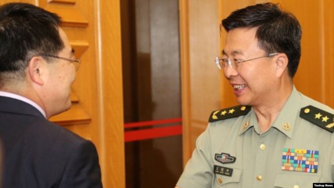 한국과 중국의 국방당국이 23일 베이징에 있는 중국 국방부 81청사에서 제4차 국방전략대화를 열고 양국 군의 교류협력 강화 방안을 논의했다. 이날 국방전략대화에는 백승주 한국 국방부 차관과 왕관중(王冠中) 중국 인민해방군 부총참모장이 각각 수석대표로 참석했다. 