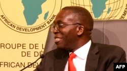 Ministre wa Yambo ya kala ya RDC, Augustin Matata Ponyo Mapon na likita lyoko na Dakar, Sénégal, 21 octobre 2015.