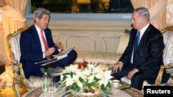 John Kerry se reunió con Benjamin Netanyahu en Roma para conversar sobre el conflicto palestino-israelí. 