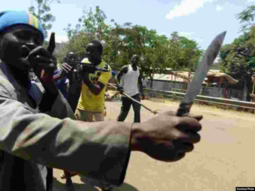 Wapinzani walokasirika na uwamuzi wa mahakama ya juu wakibeba silaha Migori, Magharibi ya Kenya