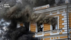 Пожежа у будівлі НАН після російської атаки, Київ, 28 вересня 2026. Фото: ДСНС Києва