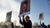 Manifestantes protestan frente a la ejecución programada del recluso de Carolina del Sur Brad Sigmon, el viernes 7 de marzo de 2025, en Columbia, Carolina del Sur (Foto AP/Chris Carlson)