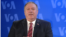 Ngoại trưởng Mỹ Mike Pompeo nói chuyện tại VOA.  
