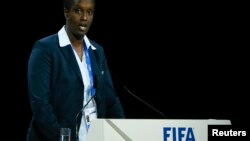 Lydia Nsekera donne un discours lors du 65e Congrès de la Fifa, à Zurich, en Suisse, le 29 mai 2015.