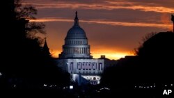 Gedung Capitol, saat matahari terbit, di Washington DC, 20 Januari 2017. (Foto: dok).