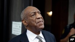 Bill Cosby au palais de justice du comté de Montgomery après l'ouverture de son procès à Norristown, en Pennsylvanie, le 17 juin 2017.