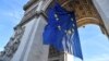 Bendera Uni Eropa di bawah Arc de Triomphe, di Place de l'Etoile di Paris. (Foto: AFP)