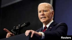 ARCHIVO: El presidente de Estados Unidos, Joe Biden, pronuncia un discurso sobre la economía en la Brookings Institution en Washington, DC, Estados Unidos, el 10 de diciembre de 2024. REUTERS