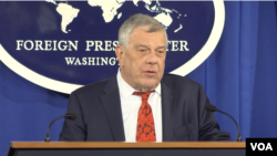 El secretario adjunto interino de Estado, Michael Kozak refutó los argumentos de Nicolás Maduro de que las sanciones contra su régimen han obstruído la ayuda a los venezolanos.