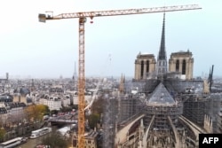 Notre Dame Katedralinin etrafındaki iskele- 25 Kasım 2024.