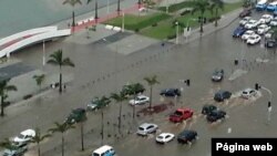 Baía de Luanda após chuvas torrenciais (Central Angola/Facebook)