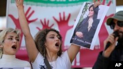 اعتراض‌ها محدود به داخل ایران نیست و در کشورهای دیگر از جمله برزیل معترضان علیه جمهوری اسلامی به خیابان آمده‌اند.
