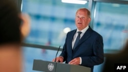 Kanselir Jerman Olaf Scholz memberikan konferensi pers di Cologne, Jerman (foto: dok). 