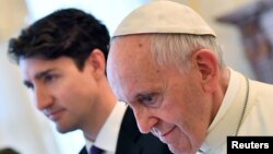 پاپ فرانسیس او د کاناډا صدراعظم 