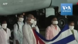 Accueil triomphal pour les médecins cubains en Afrique du Sud