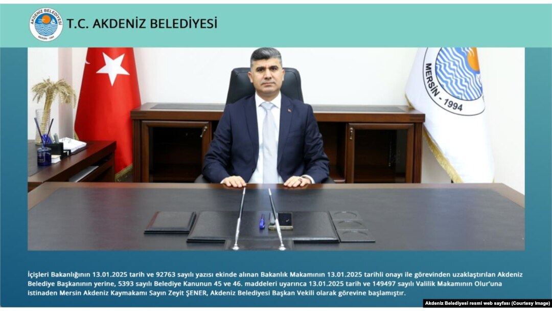 Akdeniz Kaymakamı Zeyit Şener'in “Belediye Başkan Vekili” olarak atandığının duyurulmasının ardından, belediyenin resmi internet sitesine fotoğrafı konuldu.