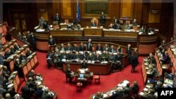 Parlamenti italian miraton planin ekonomik të kryeministrit Monti