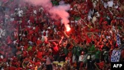 Les supporters de l'équipe du Maroc fête leur victoire à Abidjan, le 11 novembre 2017.