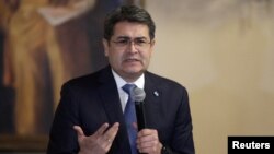 El presidente de Honduras, Juan O. Hernández, que viajó a Washington el miércoles 2 de diciembre de 2020, aparece en una imagen tomada el 19 de noviembre del mismo año.