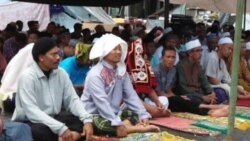 The First Friday Prayers at Karang Baro Mosque After the Earthquakes