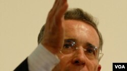 El presidente de Colombia, Álvaro Uribe, lamentó la muerte de los mineros.