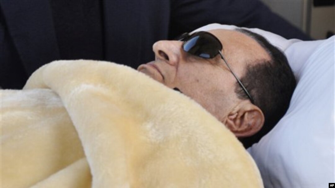 Mantan Presiden Mesir Hosni Mubarak dilaporkan meninggal secara klinis, namun beritanya masih simpang siur (foto: dok). 