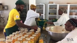 Le pari difficile des femmes de l'agroalimentaire de Foulaya en Guinée (vidéo)