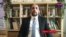 حامد آئینه‌وند روزنامه‌نگار: در بین مردم ایران، علی خامنه‌ای با چهره‌‌ای مثل صدام مقایسه می‌شود
