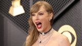 ARCHIVO: Taylor Swift posa en la alfombra roja mientras asiste a la 66ª Entrega Anual de los Premios Grammy en Los Ángeles, California, EE.UU., el 4 de febrero de 2024. REUTERS/Mario Anzuoni/File Photo