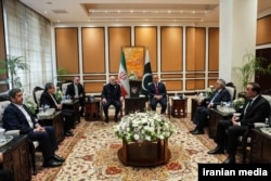 نخستین تصاویر از دیدار هیأت جمهوری اسلامی ایران با مقامات ارشد پاکستان روز ۲۲ فروردین ۱۴۰۵