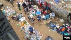 Angola Luanda street sellers "zungueiras"