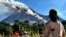 Aktivitas Gunung Merapi bulan November 2010 lalu (foto: dok). 19 gunung berapi di Indonesia berstatus waspada, tiga berstatus siaga dan satu berstatus awas merupakan kondisi yang wajar bagi Indonesia, yang merupakan negara dengan gunung api terbanyak di dunia (127 gunung berapi).