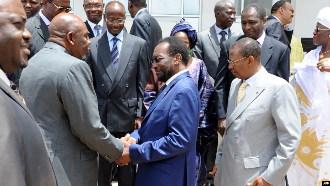 Mali's interim leader Dioncounda Traore and other members of the new government. 