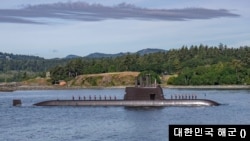 한국-캐나다 해군 연합협력훈련에 참가하는 해군 잠수함 도산안창호함(SS-III, 3,000톤급)이 한국 시간으로 5월 24일 캐나다 서부 빅토리아 에스퀴몰트 기지에 입항했다.